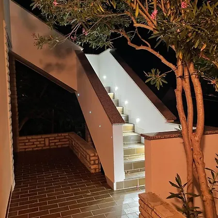 Apartment House Susec